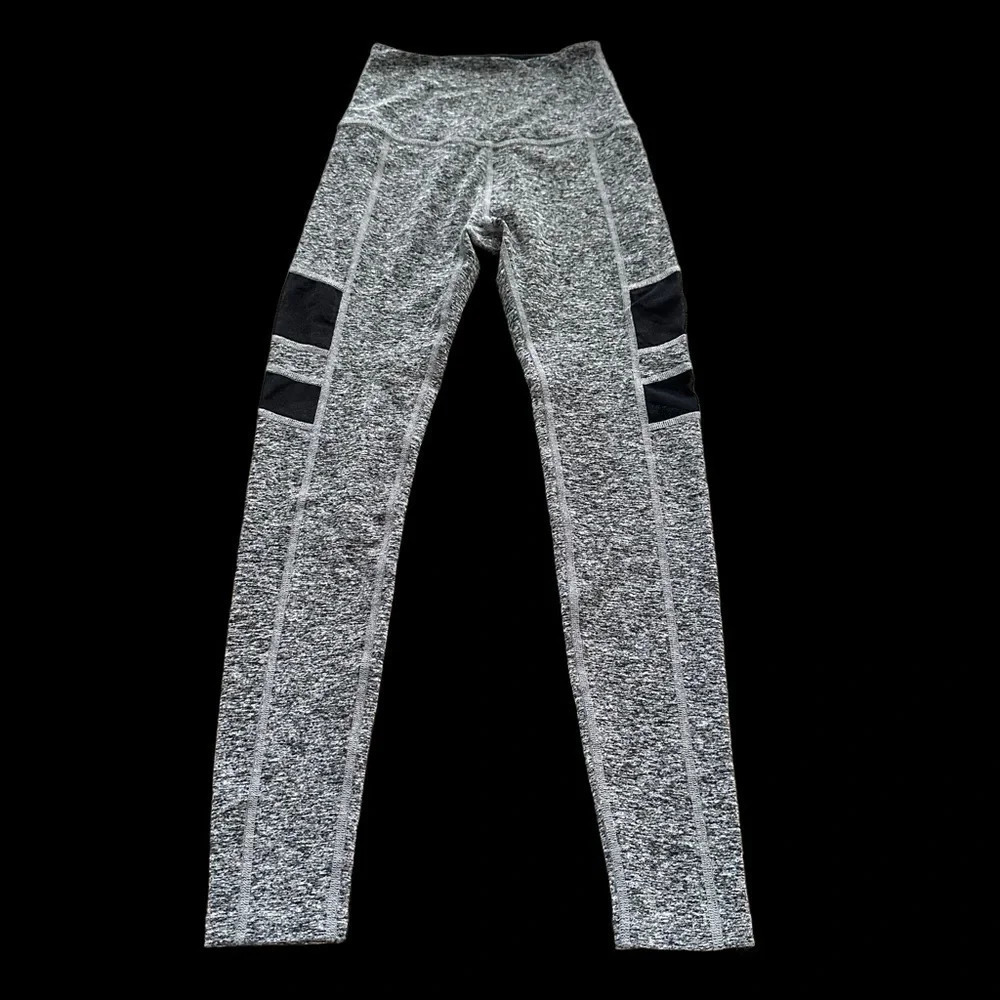 Beyond Yoga size Small Hi Waist Gray Mesh‎ side leggings pants Soft Workout 7/8